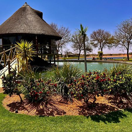 Lapa Lange Game Lodge Mariental Eksteriør billede
