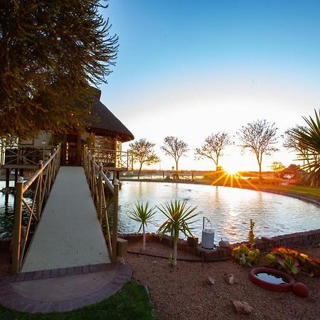 Lapa Lange Game Lodge Mariental Eksteriør billede