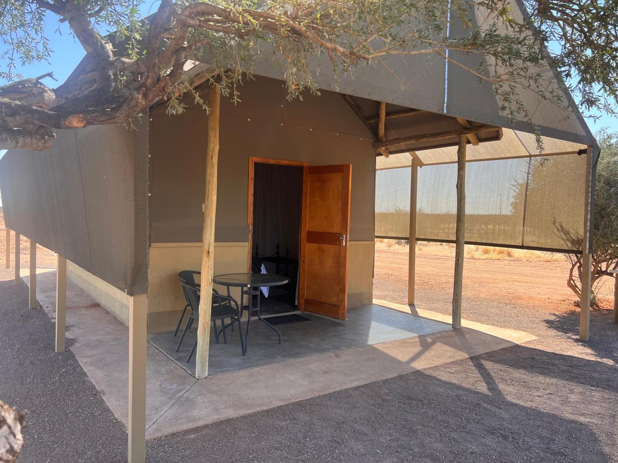 Lapa Lange Game Lodge Mariental Eksteriør billede