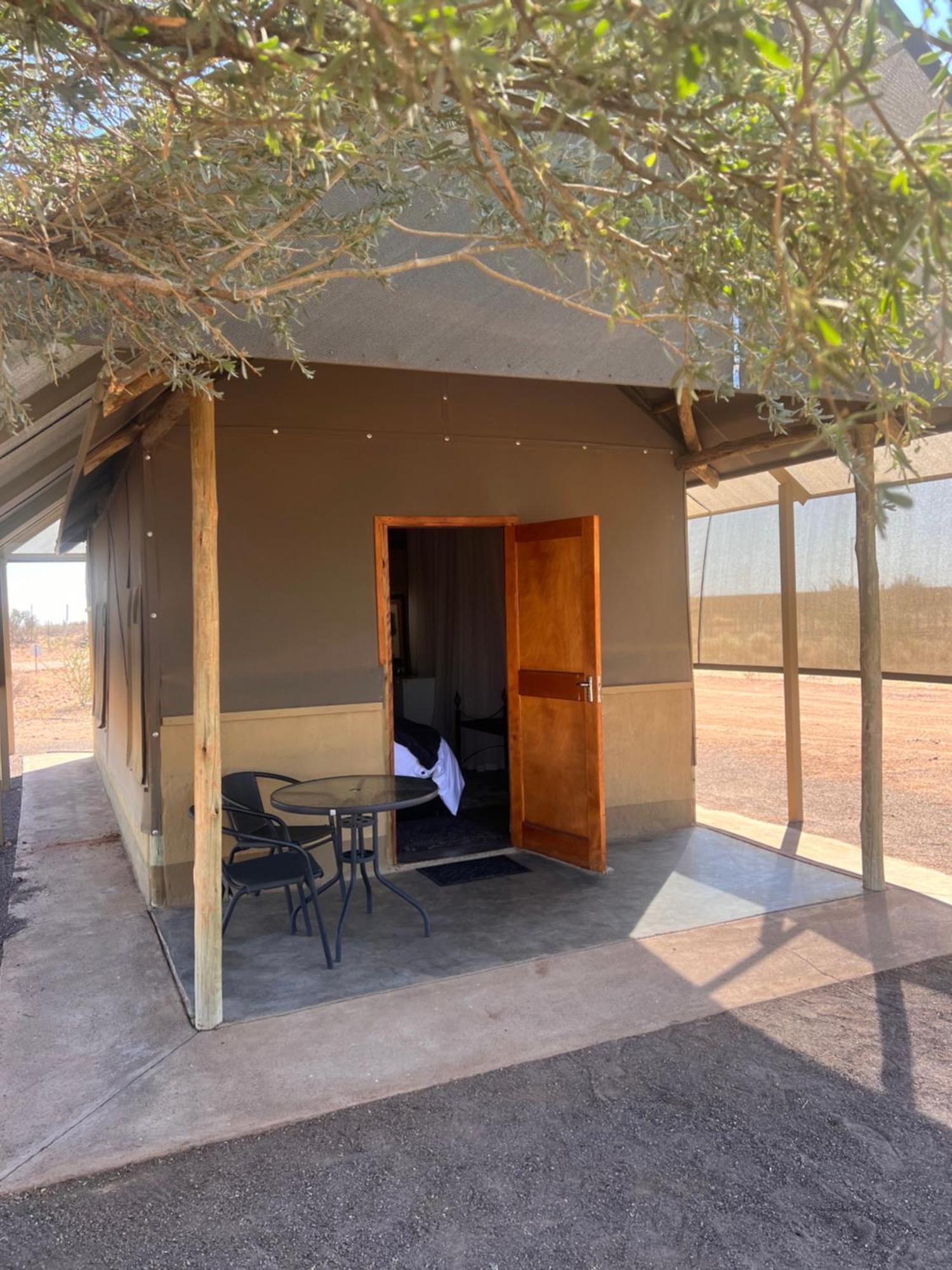 Lapa Lange Game Lodge Mariental Eksteriør billede