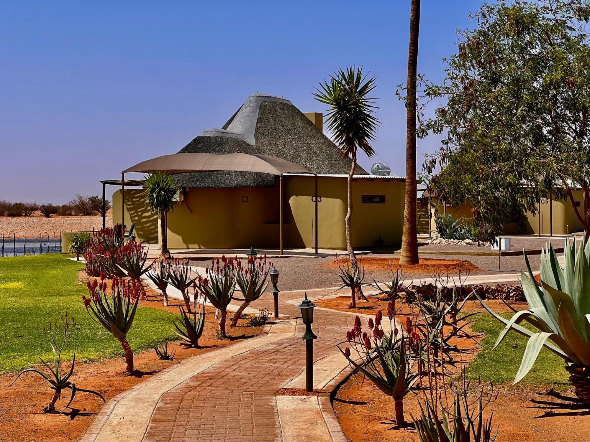 Lapa Lange Game Lodge Mariental Eksteriør billede