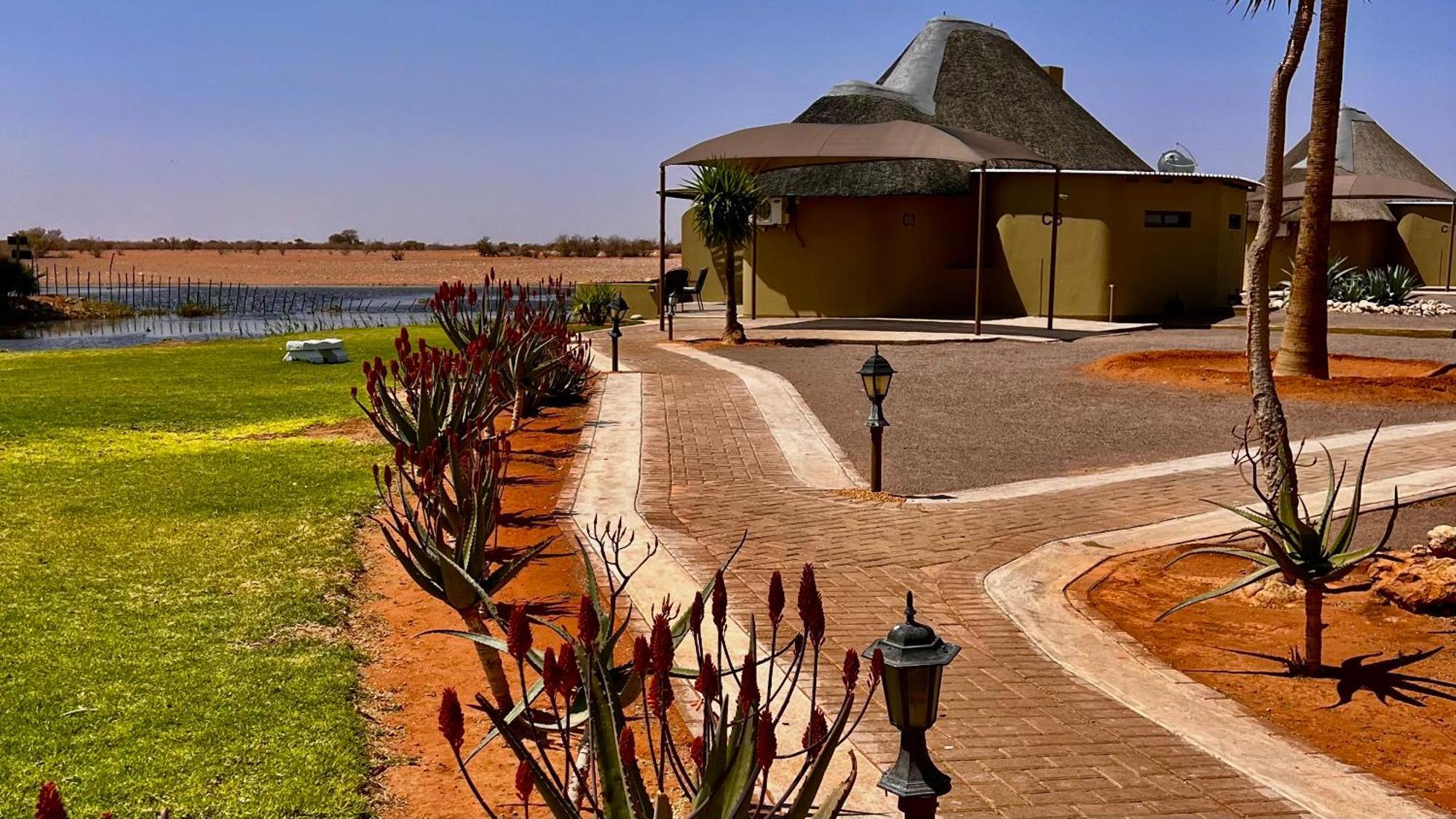 Lapa Lange Game Lodge Mariental Eksteriør billede